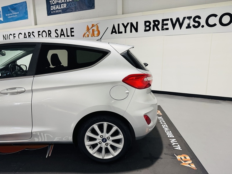 Used Ford Fiesta 2018 for sale - 76725128: Photo 12