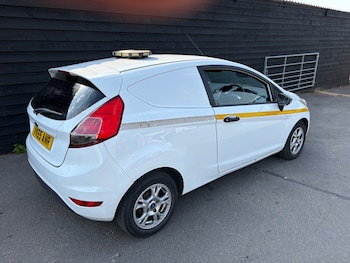 Used Ford Fiesta 2015 for sale - 79531091: Photo