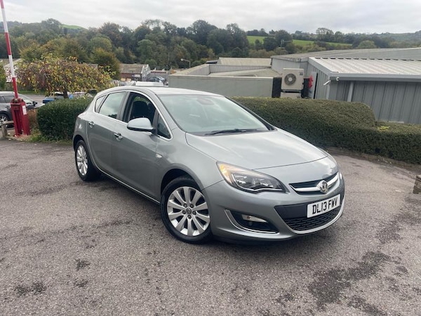 Used Vauxhall Astra 2013 for sale - 76196617: Photo 1