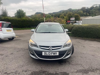 Used Vauxhall Astra 2013 for sale - 76196617: Photo 2