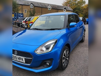 Used Suzuki Swift 2019 for sale - 76244803: Photo 2
