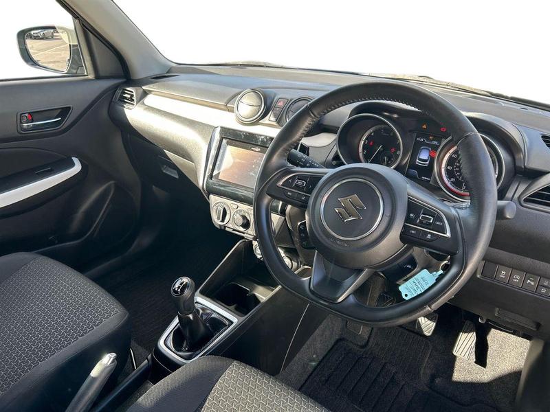 Used Suzuki Swift 2022 for sale - 76196541: Photo 10