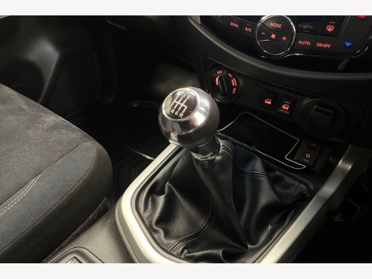 Used Nissan Navara 2016 for sale - 76673444: Photo 10