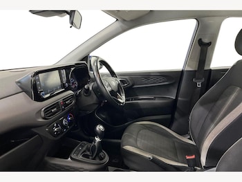 Used Hyundai i10 2022 for sale - 76674107: Photo