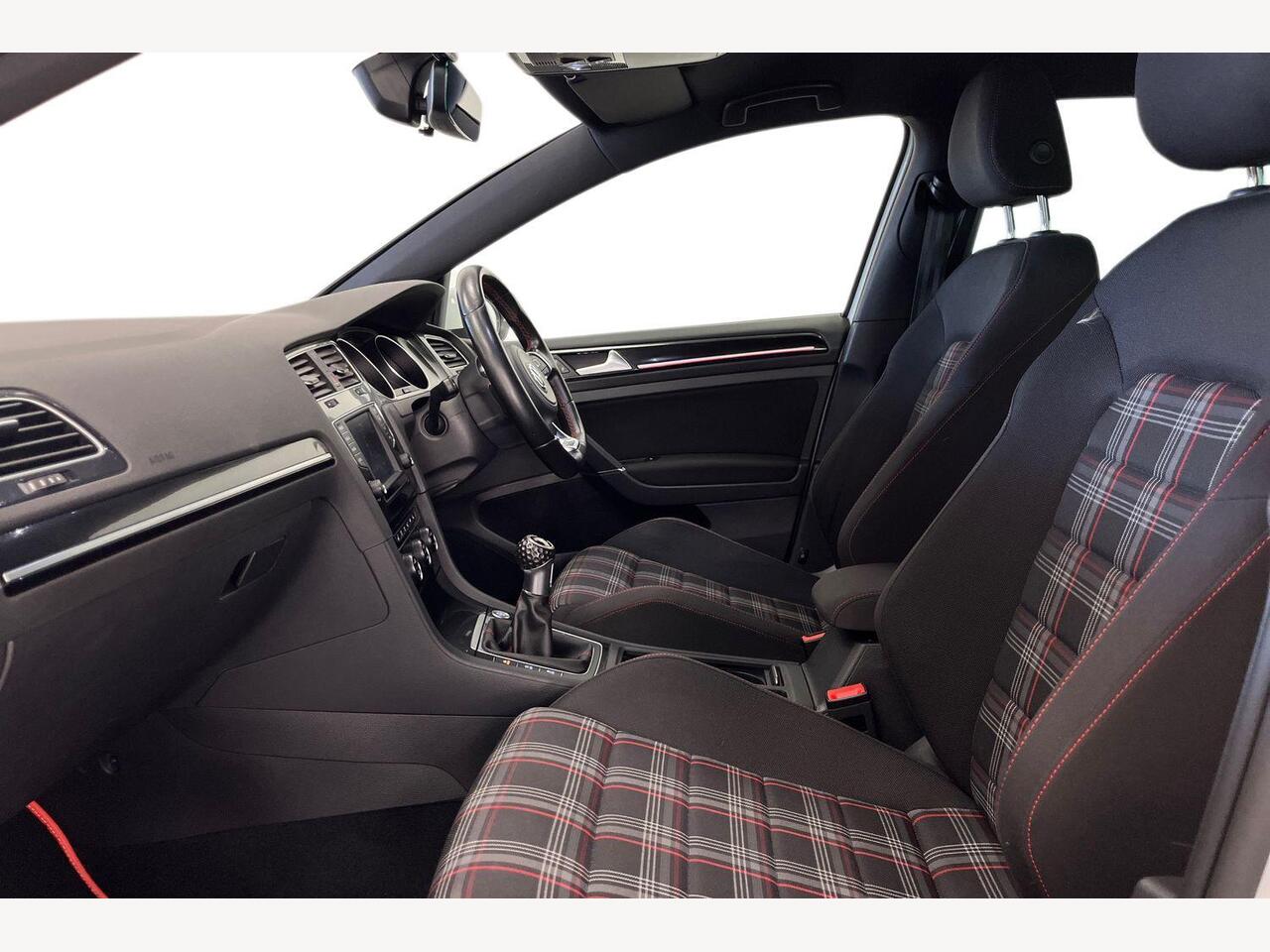 Used Volkswagen Golf 2016 for sale - 77972431: Photo 4