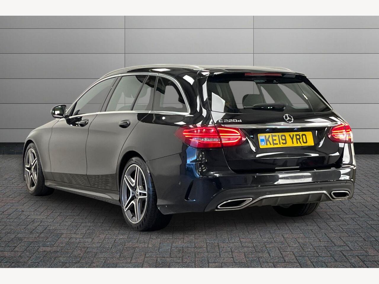 Used Mercedes-Benz C Class 2019 for sale - 77084804: Photo 3