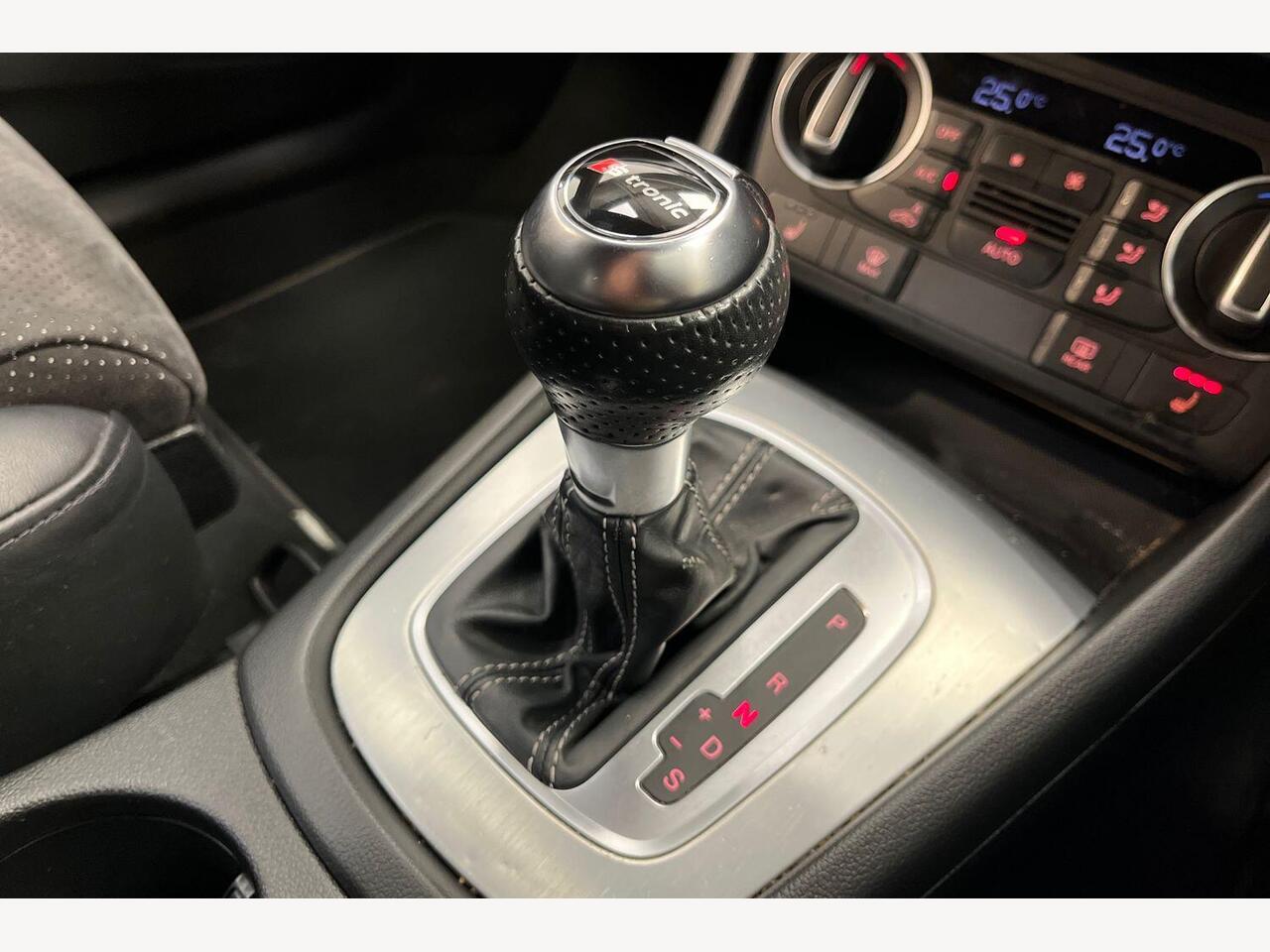 Used Audi Q3 2016 for sale - 77915975: Photo 10