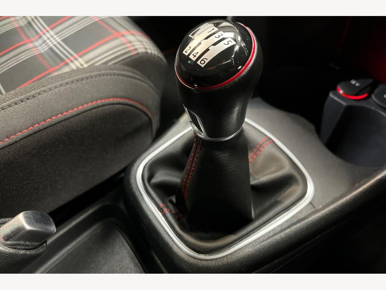 Used Volkswagen Polo 2017 for sale - 77725621: Photo 10