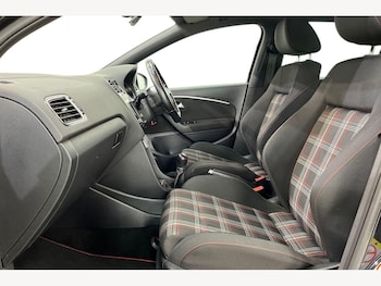 Used Volkswagen Polo 2017 for sale - 77725621: Photo