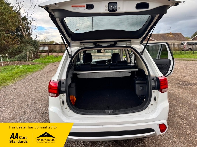 Used Mitsubishi Outlander 2016 for sale - 76386928: Photo 12