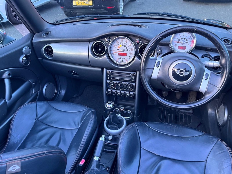Used MINI Convertible 2005 for sale - 76386940: Photo 12
