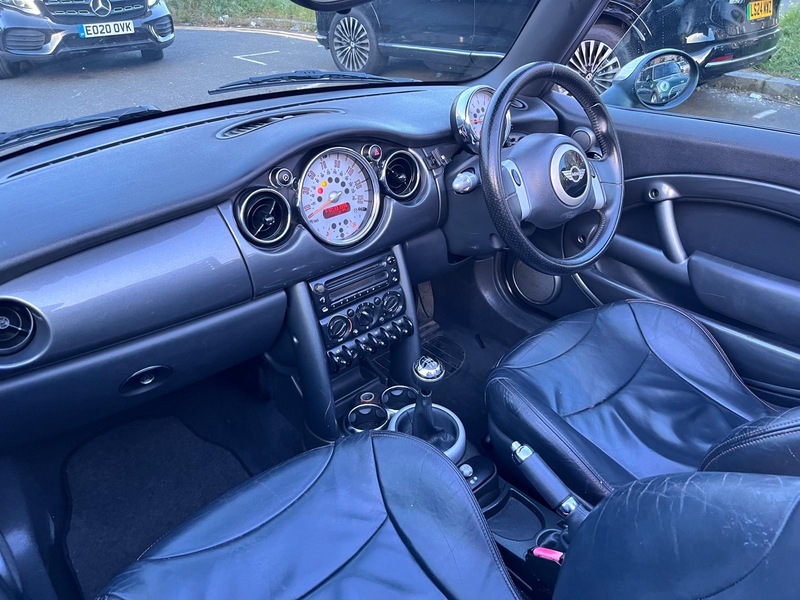 Used MINI Convertible 2005 for sale - 76386940: Photo 15