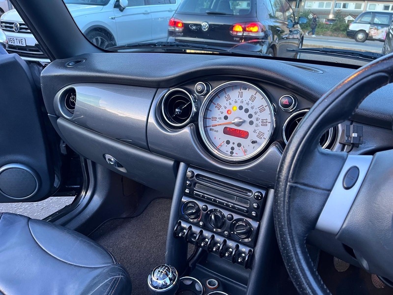 Used MINI Convertible 2005 for sale - 76386940: Photo 28