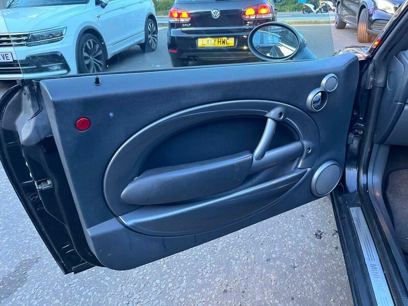 Used MINI Convertible 2005 for sale - 76386940: Photo 34