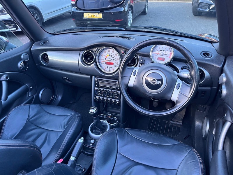 Used MINI Convertible 2005 for sale - 76386940: Photo 7