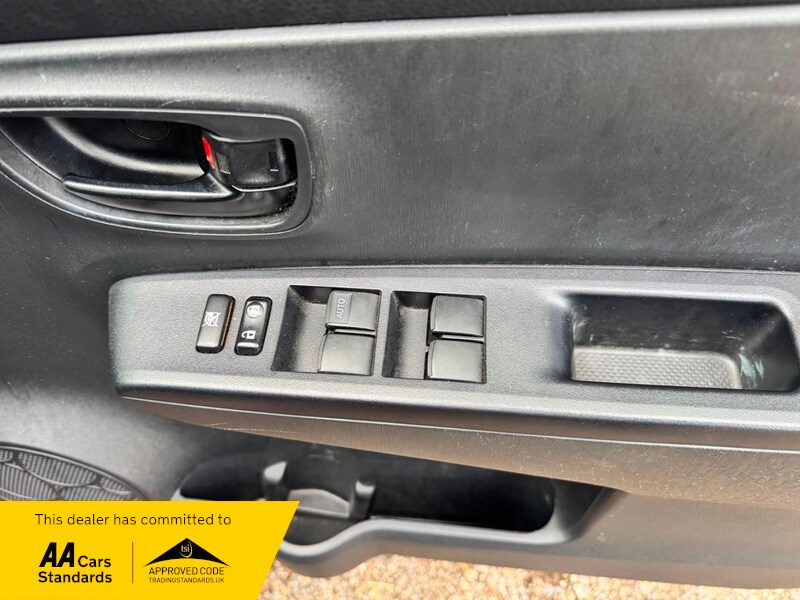 Used Toyota Vitz 2025 for sale - 76386964: Photo 14