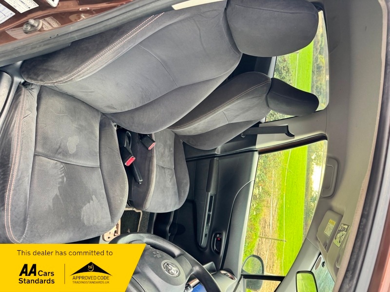 Used Toyota Vitz 2025 for sale - 76386964: Photo 16