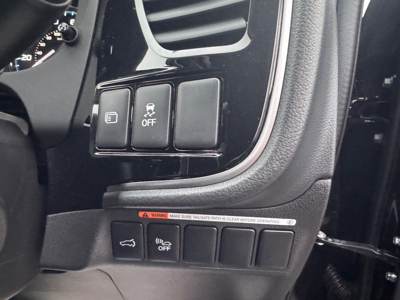 Used Mitsubishi Outlander 2018 for sale - 77065484: Photo 25