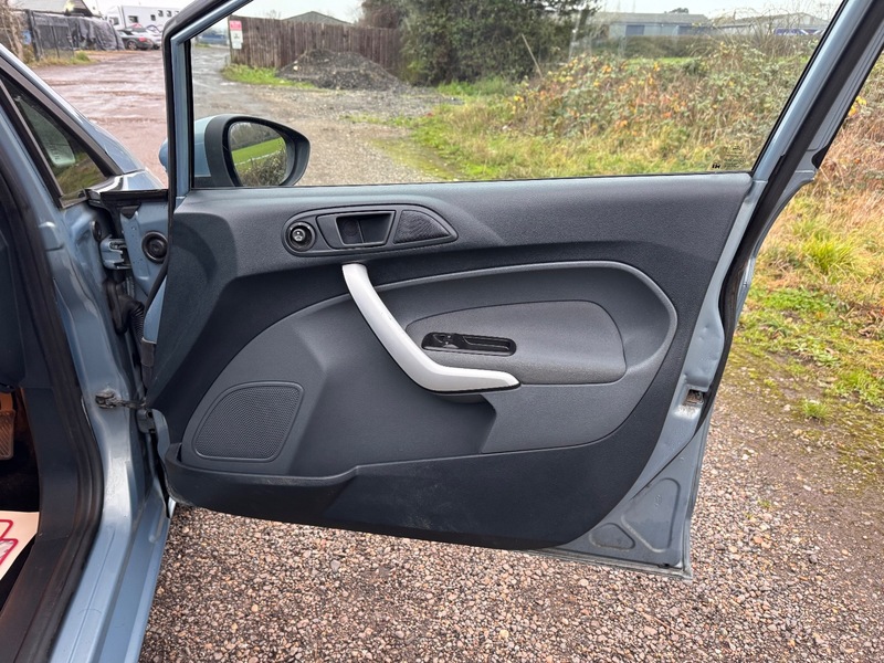 Used Ford Fiesta 2010 for sale - 77065482: Photo 14