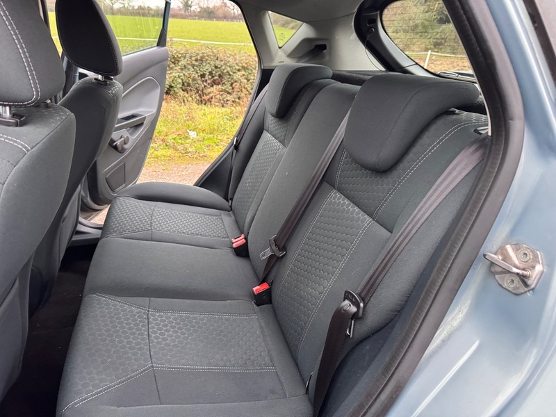 Used Ford Fiesta 2010 for sale - 77065482: Photo 32