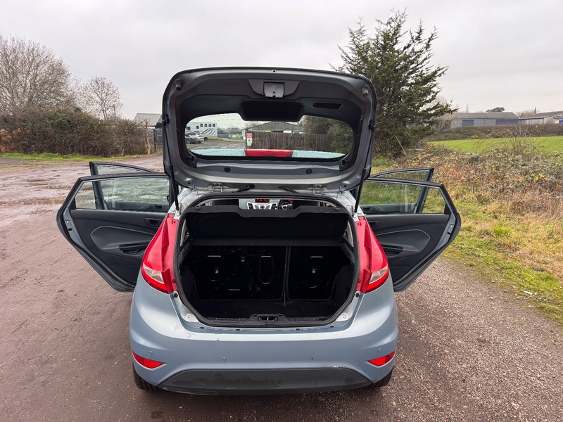 Used Ford Fiesta 2010 for sale - 77065482: Photo 38