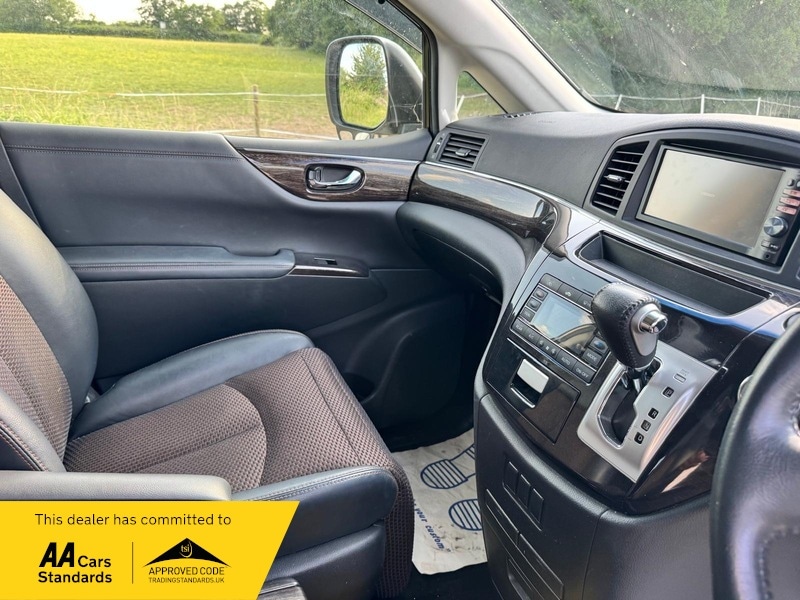 Used Nissan Elgrand 2023 for sale - 76386939: Photo 16