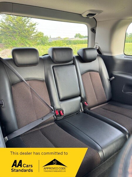 Used Nissan Elgrand 2023 for sale - 76386939: Photo 19
