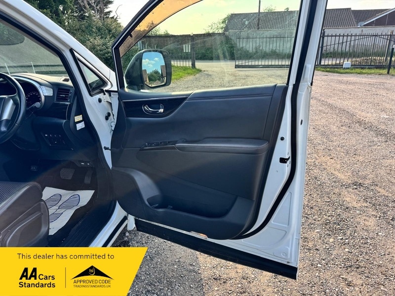 Used Nissan Elgrand 2023 for sale - 76386939: Photo 25