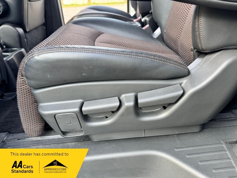 Used Nissan Elgrand 2023 for sale - 76386939: Photo 42