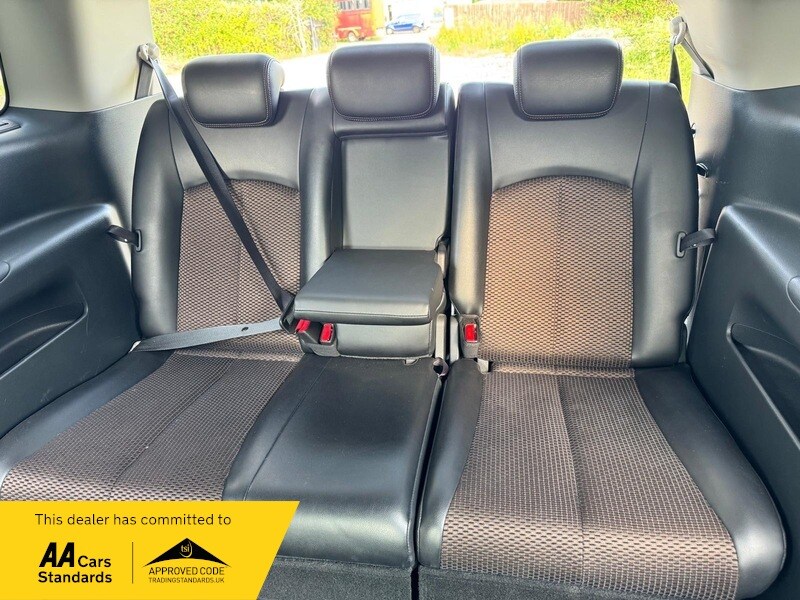 Used Nissan Elgrand 2023 for sale - 76386939: Photo 49