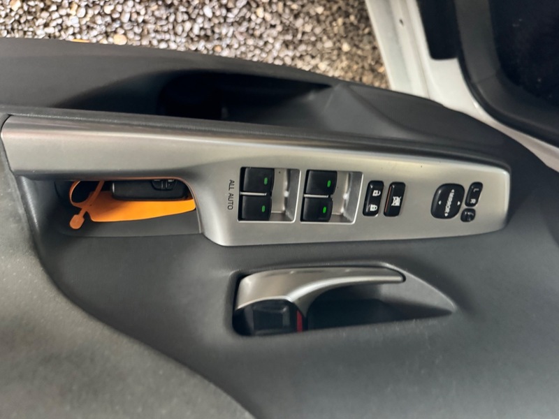 Used Toyota Prius+ 2024 for sale - 76386934: Photo 11