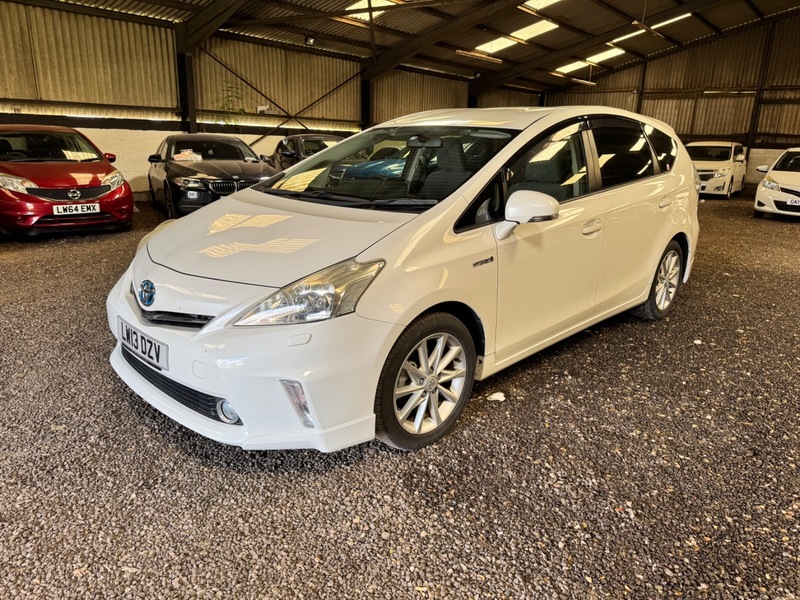 Used Toyota Prius+ 2024 for sale - 76386934: Photo 2