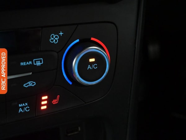 Used Ford Focus 2017 for sale - 74780916: Photo 17