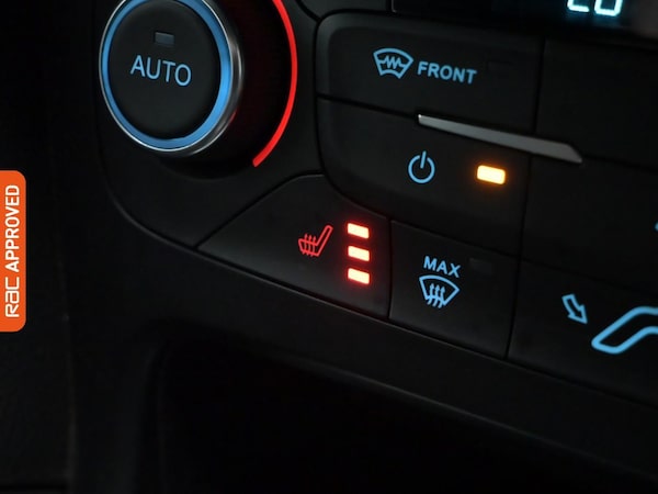 Used Ford Focus 2017 for sale - 74780916: Photo 18