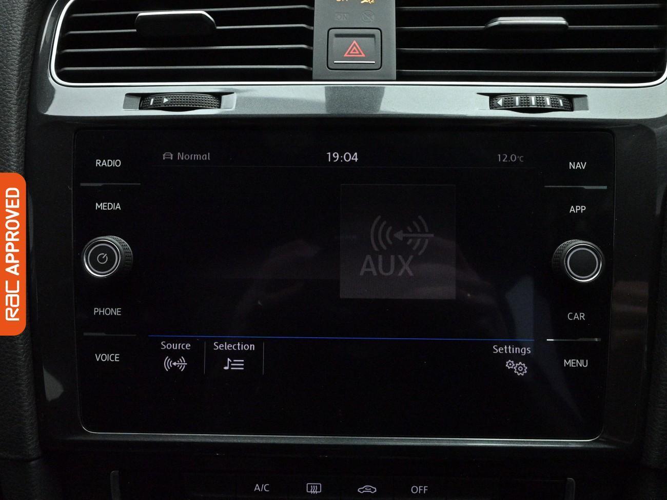 Used Volkswagen Golf 2017 for sale - 77963544: Photo 17