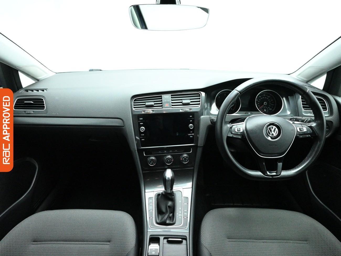 Used Volkswagen Golf 2017 for sale - 78024771: Photo 2