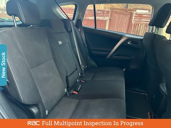 Used Toyota RAV4 2018 for sale - 76088426: Photo