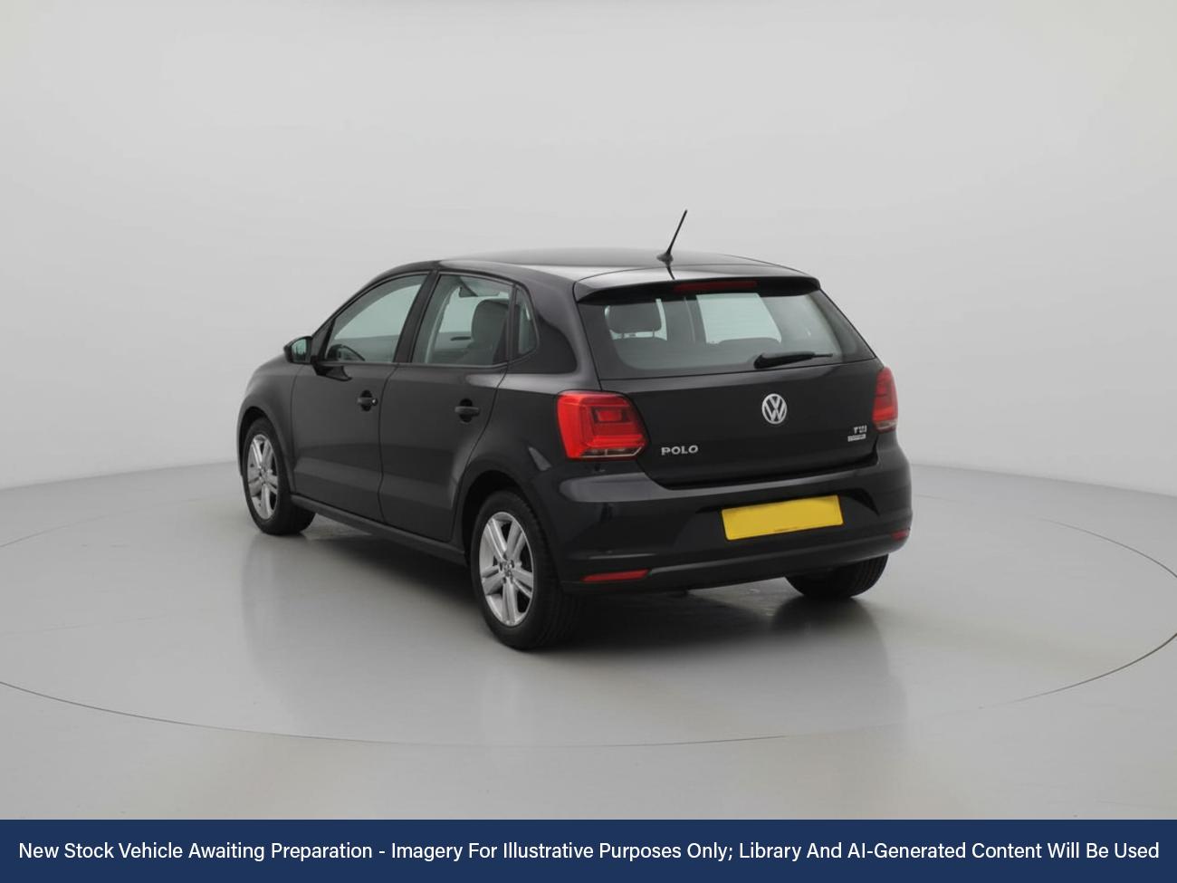Used Volkswagen Polo 2016 for sale - 76391066: Photo 2