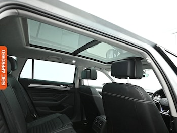 Used Volkswagen Passat 2023 for sale - 79215568: Photo