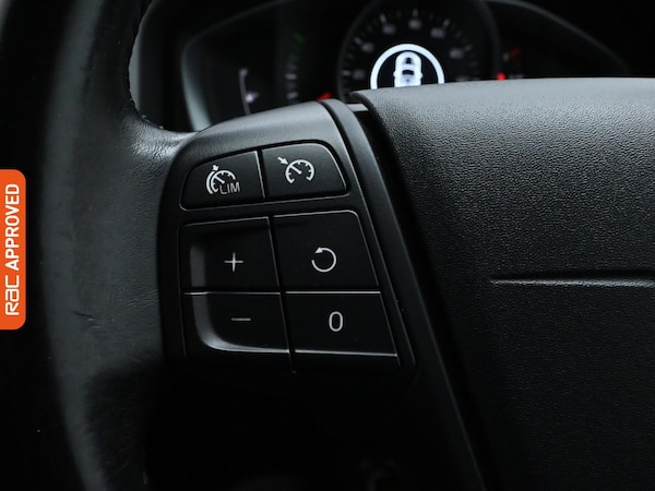 Used Volvo V60 2013 for sale - 75661560: Photo 24