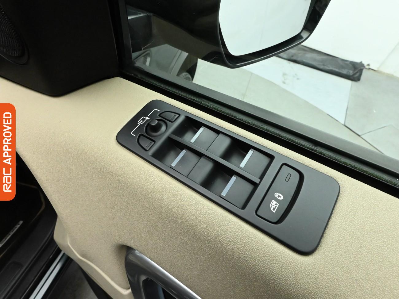 Used Land Rover Discovery Sport 2015 for sale - 76782920: Photo 29