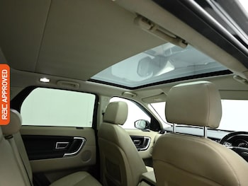 Used Land Rover Discovery Sport 2015 for sale - 76782920: Photo