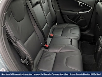 Used Volvo V40 2018 for sale - 78653033: Photo