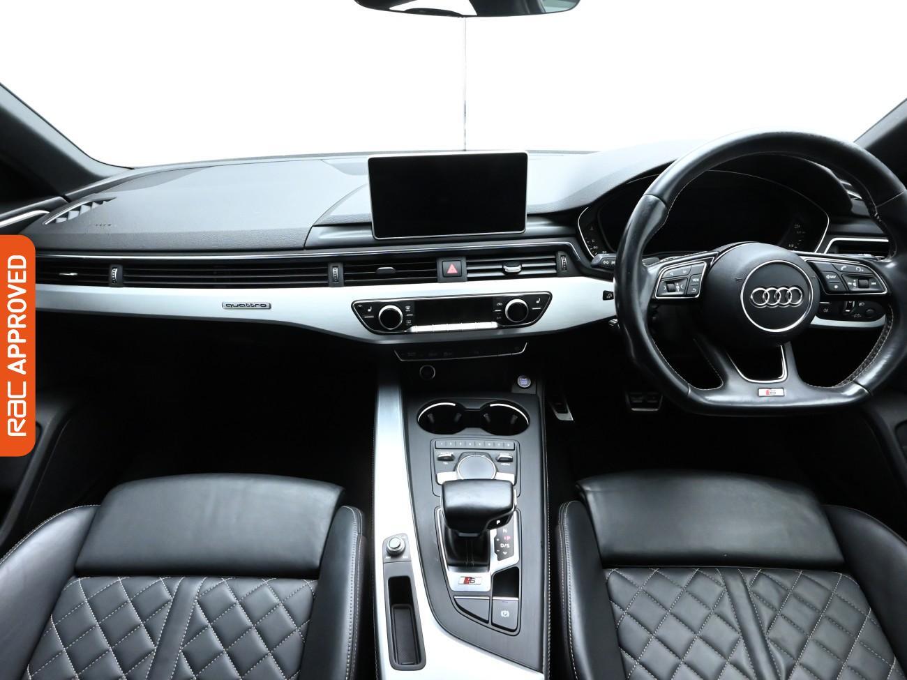 Used Audi A4 2017 for sale - 76554561: Photo 2