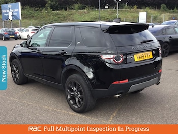 Used Land Rover Discovery Sport 2019 for sale - 76035303: Photo