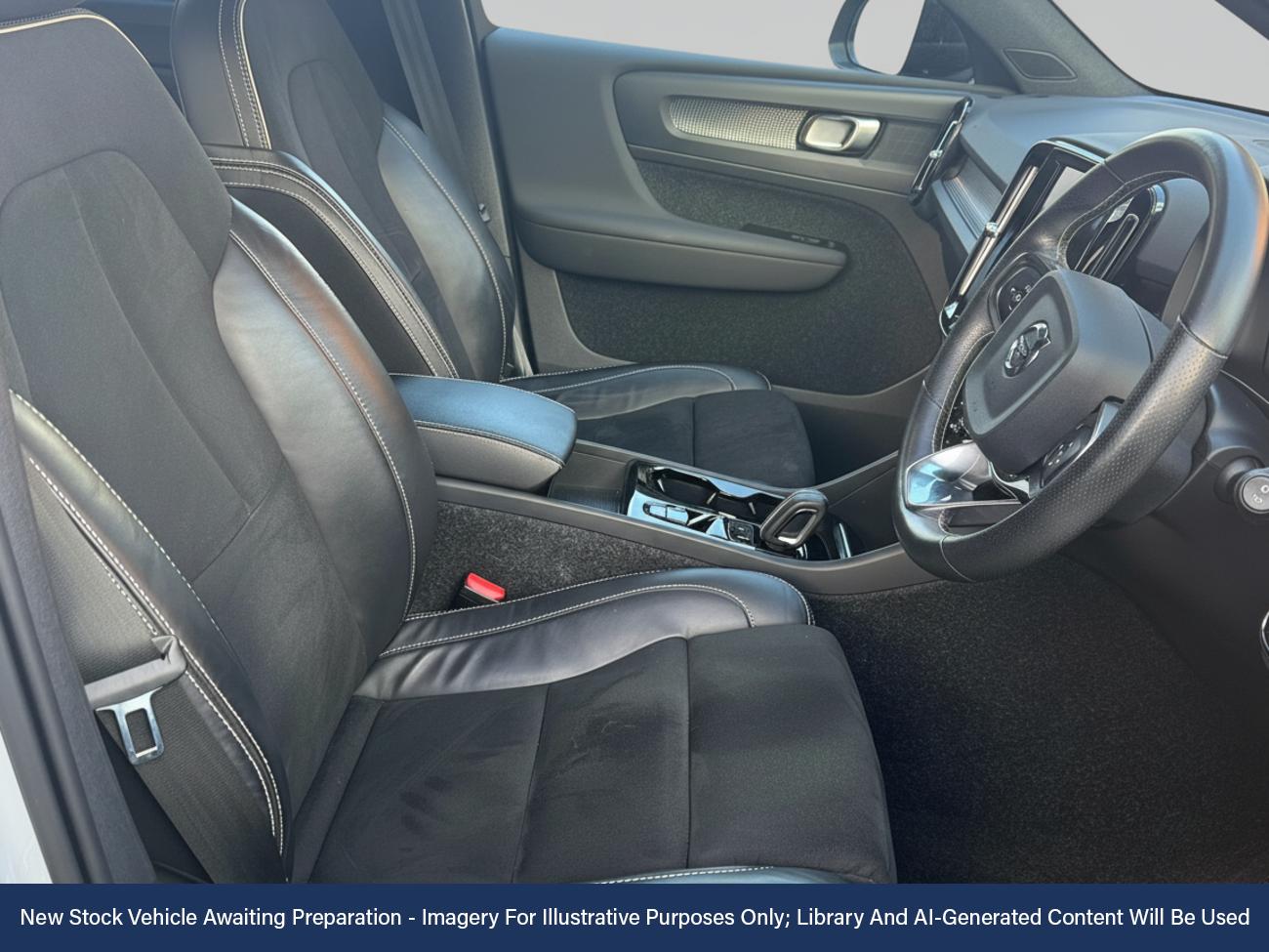 Used Volvo XC40 2021 for sale - 76697532: Photo 3