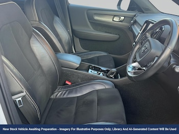 Used Volvo XC40 2021 for sale - 76697532: Photo