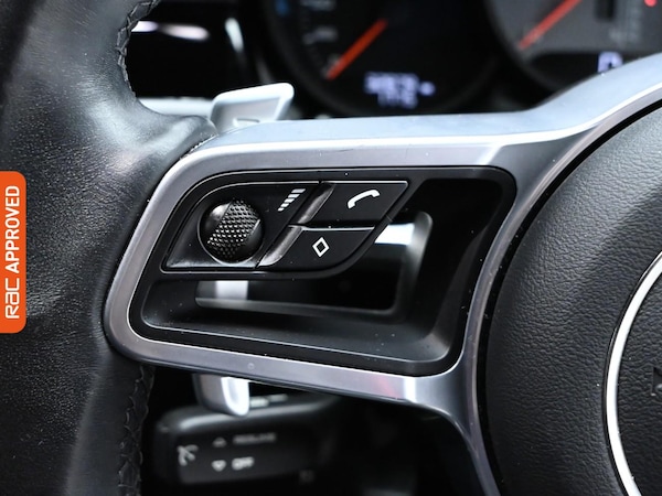 Used Porsche Macan 2021 for sale - 75283935: Photo 25
