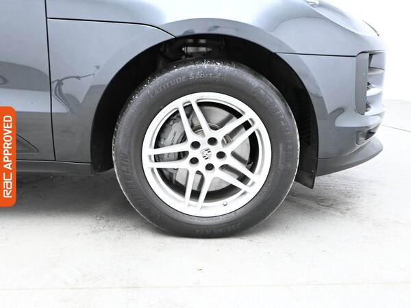 Used Porsche Macan 2021 for sale - 75283935: Photo 31