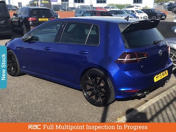 Used Volkswagen Golf 2015 for sale - 76206896: Photo 2
